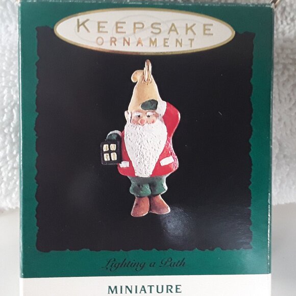 Hallmark Miniature Ornament- Lighting a Path - Picture 3 of 4